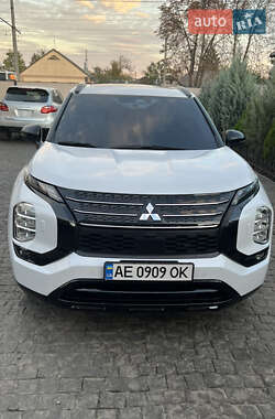 Внедорожник / Кроссовер Mitsubishi Outlander 2023 в Днепре