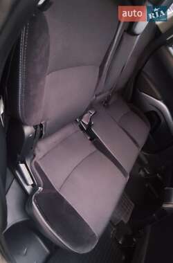 Внедорожник / Кроссовер Mitsubishi Outlander 2010 в 