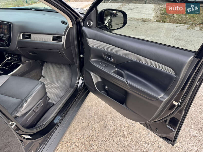 Позашляховик / Кросовер Mitsubishi Outlander 2018 в Києві фото 24 Позашляховик / Кросовер Mitsubishi Outlander 2018 в Києві