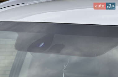 Внедорожник / Кроссовер Mitsubishi Outlander 2015 в 