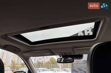 Внедорожник / Кроссовер Mitsubishi Outlander 2016 в 