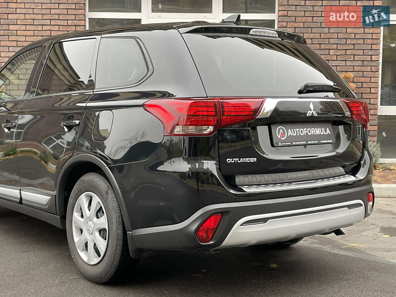 Внедорожник / Кроссовер Mitsubishi Outlander 2021 в Киеве фото 7 Внедорожник / Кроссовер Mitsubishi Outlander 2021 в Киеве