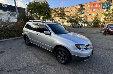 Внедорожник / Кроссовер Mitsubishi Outlander 2004 в  фото 7 Внедорожник / Кроссовер Mitsubishi Outlander 2004 в