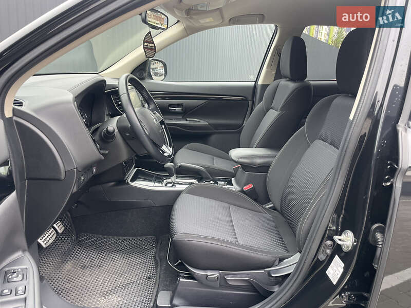 Внедорожник / Кроссовер Mitsubishi Outlander 2021 в Киеве фото 11 Внедорожник / Кроссовер Mitsubishi Outlander 2021 в Киеве
