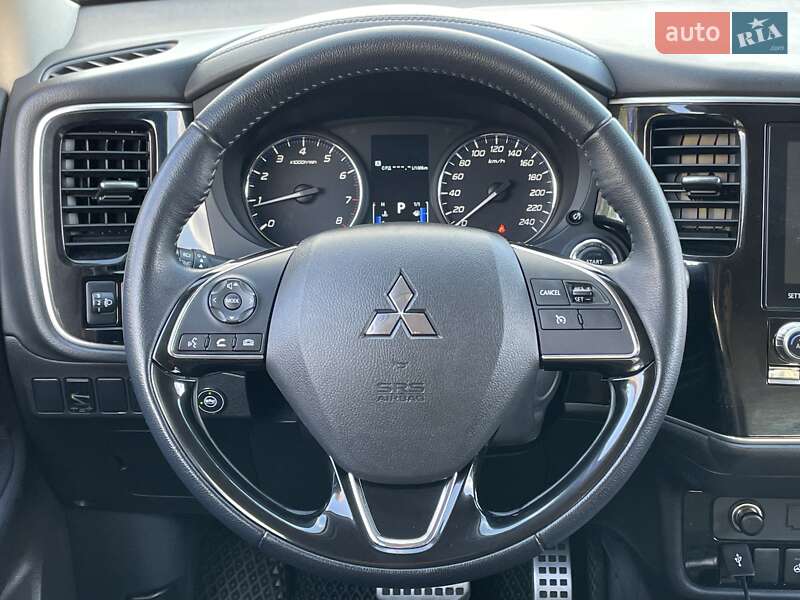 Внедорожник / Кроссовер Mitsubishi Outlander 2021 в Киеве фото 17 Внедорожник / Кроссовер Mitsubishi Outlander 2021 в Киеве