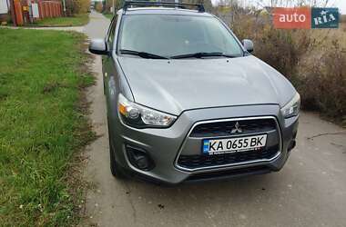 Позашляховик / Кросовер Mitsubishi Outlander 2015 в Києві