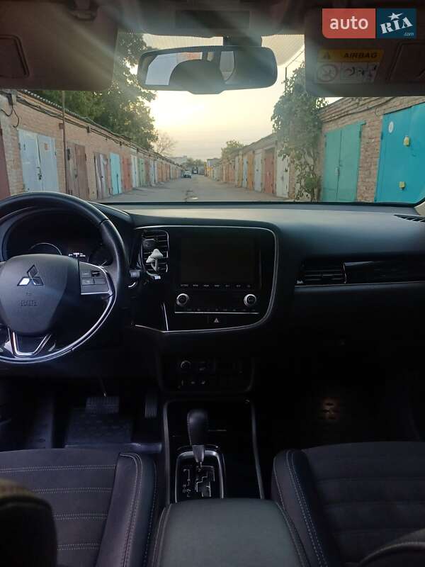 Позашляховик / Кросовер Mitsubishi Outlander 2019 в Києві фото 29 Позашляховик / Кросовер Mitsubishi Outlander 2019 в Києві