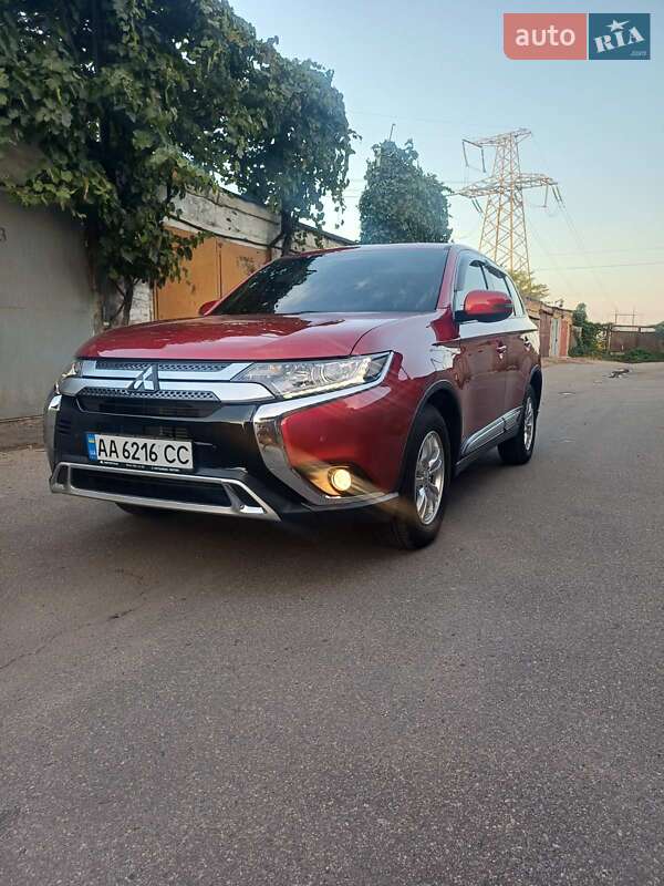 Позашляховик / Кросовер Mitsubishi Outlander 2019 в Києві фото 2 Позашляховик / Кросовер Mitsubishi Outlander 2019 в Києві