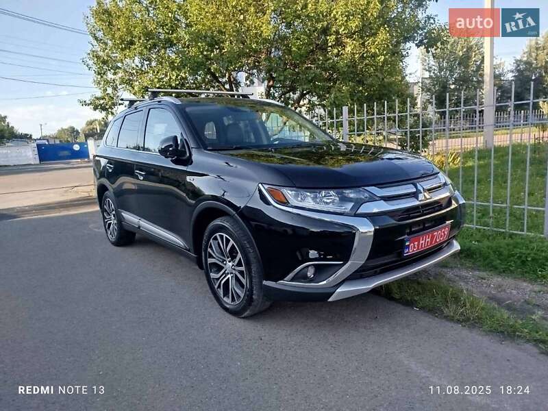 Внедорожник / Кроссовер Mitsubishi Outlander 2018 в Киеве