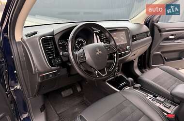Внедорожник / Кроссовер Mitsubishi Outlander 2021 в 