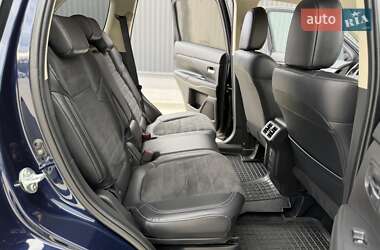 Внедорожник / Кроссовер Mitsubishi Outlander 2021 в 