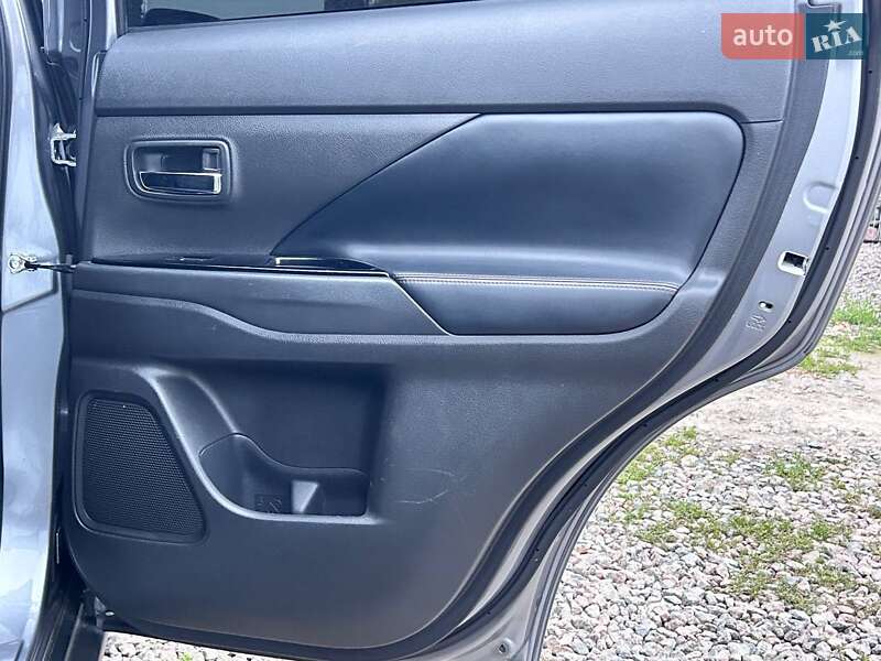 Позашляховик / Кросовер Mitsubishi Outlander 2020 в Одесі фото 35 Позашляховик / Кросовер Mitsubishi Outlander 2020 в Одесі