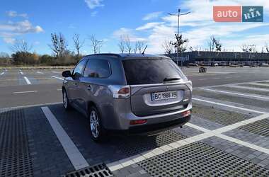 Внедорожник / Кроссовер Mitsubishi Outlander 2012 в 