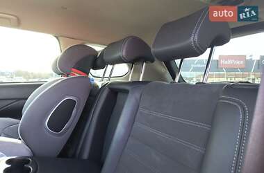 Внедорожник / Кроссовер Mitsubishi Outlander 2012 в 