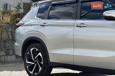 Позашляховик / Кросовер Mitsubishi Outlander 2022 в  фото 24 Позашляховик / Кросовер Mitsubishi Outlander 2022 в