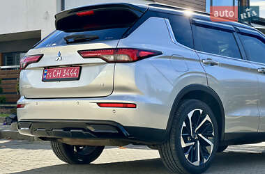 Позашляховик / Кросовер Mitsubishi Outlander 2022 в  фото 44 Позашляховик / Кросовер Mitsubishi Outlander 2022 в