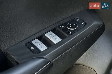 Позашляховик / Кросовер Mitsubishi Outlander 2022 в  фото 48 Позашляховик / Кросовер Mitsubishi Outlander 2022 в