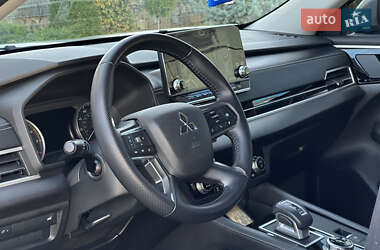 Позашляховик / Кросовер Mitsubishi Outlander 2022 в  фото 50 Позашляховик / Кросовер Mitsubishi Outlander 2022 в