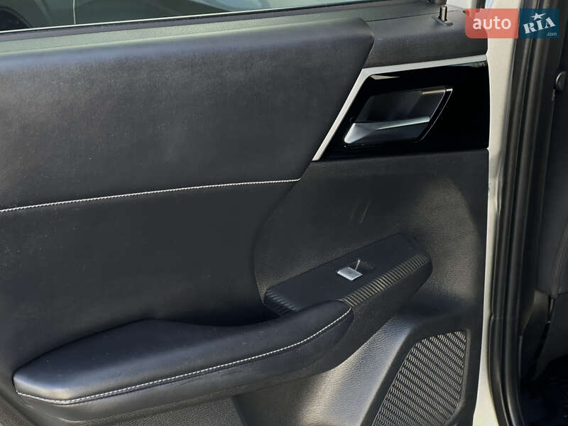 Позашляховик / Кросовер Mitsubishi Outlander 2022 в Стрию фото 74 Позашляховик / Кросовер Mitsubishi Outlander 2022 в Стрию
