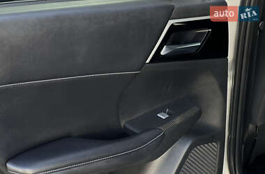 Позашляховик / Кросовер Mitsubishi Outlander 2022 в  фото 74 Позашляховик / Кросовер Mitsubishi Outlander 2022 в