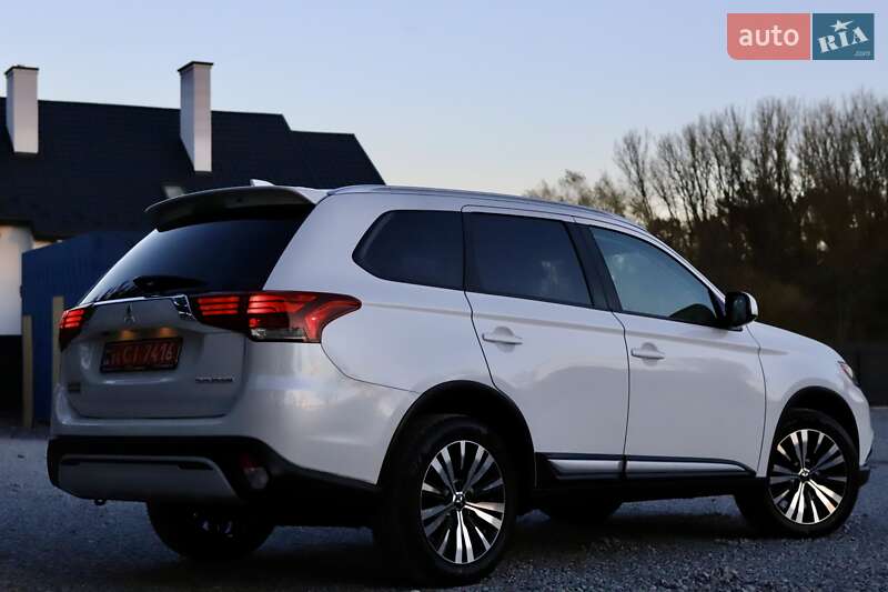 Внедорожник / Кроссовер Mitsubishi Outlander 2018 в Дрогобыче фото 11 Внедорожник / Кроссовер Mitsubishi Outlander 2018 в Дрогобыче