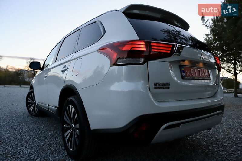 Внедорожник / Кроссовер Mitsubishi Outlander 2018 в Дрогобыче фото 40 Внедорожник / Кроссовер Mitsubishi Outlander 2018 в Дрогобыче
