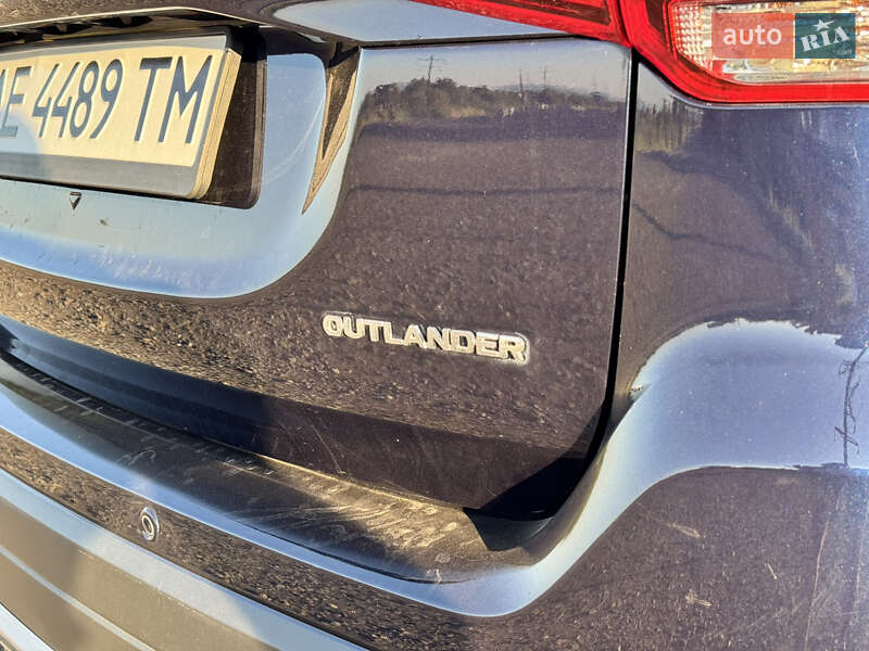 Внедорожник / Кроссовер Mitsubishi Outlander 2017 в Днепре фото 8 Внедорожник / Кроссовер Mitsubishi Outlander 2017 в Днепре