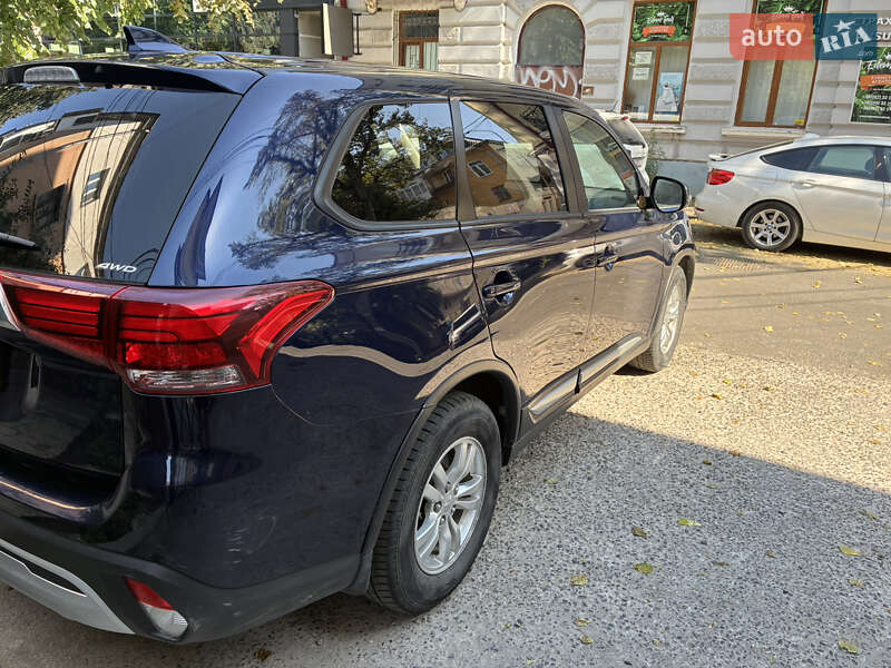 Позашляховик / Кросовер Mitsubishi Outlander 2020 в Тернополі