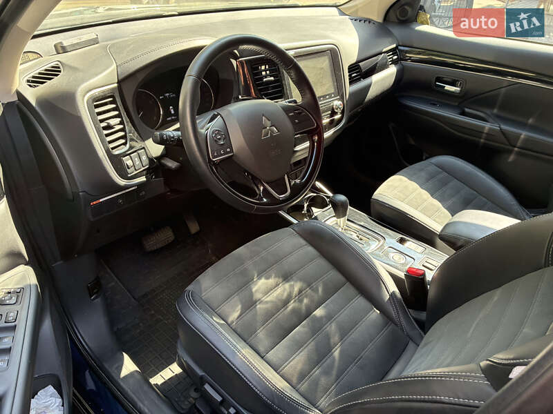 Позашляховик / Кросовер Mitsubishi Outlander 2020 в Тернополі