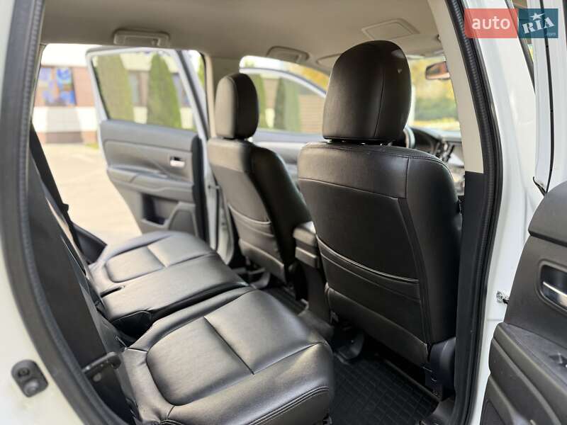 Внедорожник / Кроссовер Mitsubishi Outlander 2015 в Днепре фото 4 Внедорожник / Кроссовер Mitsubishi Outlander 2015 в Днепре