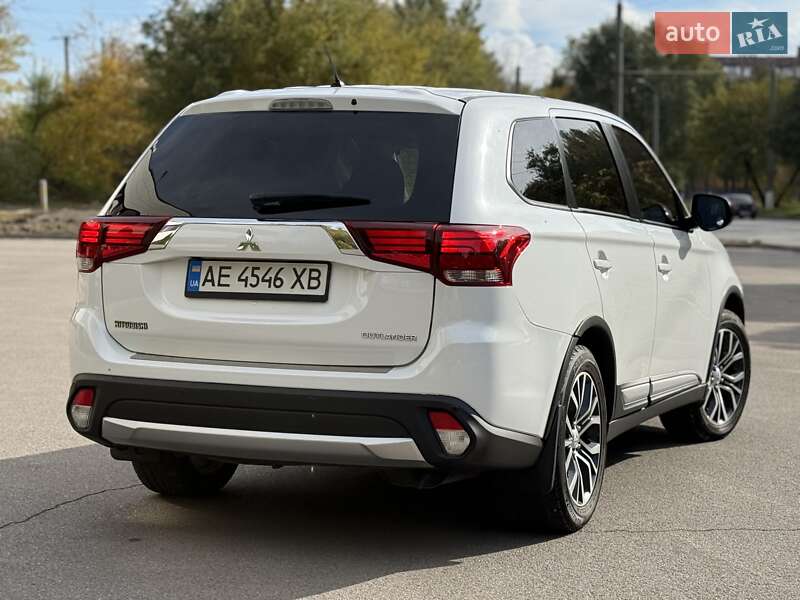 Внедорожник / Кроссовер Mitsubishi Outlander 2015 в Днепре фото 18 Внедорожник / Кроссовер Mitsubishi Outlander 2015 в Днепре