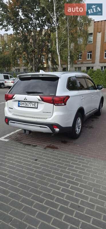 Позашляховик / Кросовер Mitsubishi Outlander 2018 в Житомирі