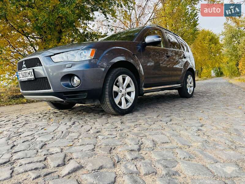 Внедорожник / Кроссовер Mitsubishi Outlander 2011 в Владимире фото 12 Внедорожник / Кроссовер Mitsubishi Outlander 2011 в Владимире