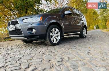 Позашляховик / Кросовер Mitsubishi Outlander 2011 в  фото 12 Позашляховик / Кросовер Mitsubishi Outlander 2011 в