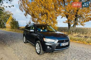 Позашляховик / Кросовер Mitsubishi Outlander 2011 в  Позашляховик / Кросовер Mitsubishi Outlander 2011 в