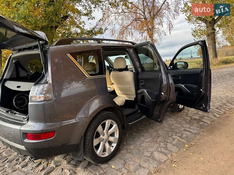 Внедорожник / Кроссовер Mitsubishi Outlander 2011 в Владимире фото 25 Внедорожник / Кроссовер Mitsubishi Outlander 2011 в Владимире