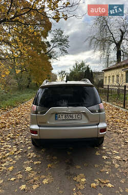Позашляховик / Кросовер Mitsubishi Outlander 2009 в  фото 8 Позашляховик / Кросовер Mitsubishi Outlander 2009 в