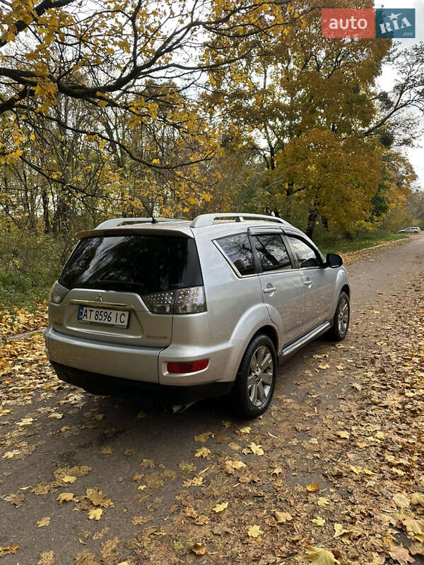 Внедорожник / Кроссовер Mitsubishi Outlander 2009 в Радивилове