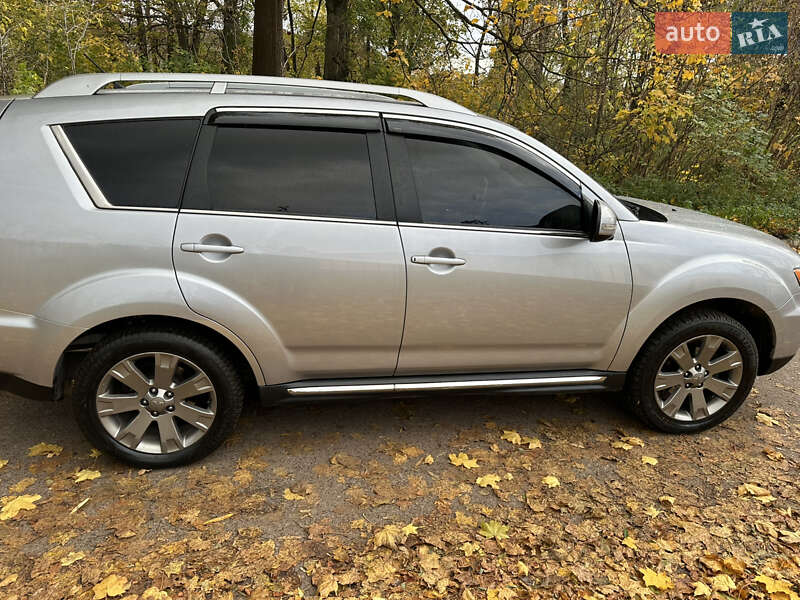 Внедорожник / Кроссовер Mitsubishi Outlander 2009 в Радивилове