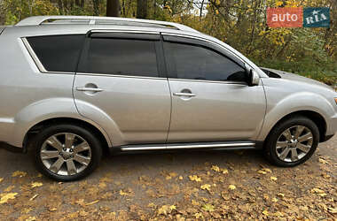 Позашляховик / Кросовер Mitsubishi Outlander 2009 в  фото 10 Позашляховик / Кросовер Mitsubishi Outlander 2009 в