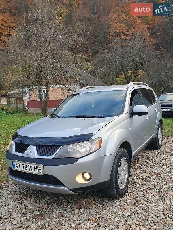 Внедорожник / Кроссовер Mitsubishi Outlander 2007 в Косове