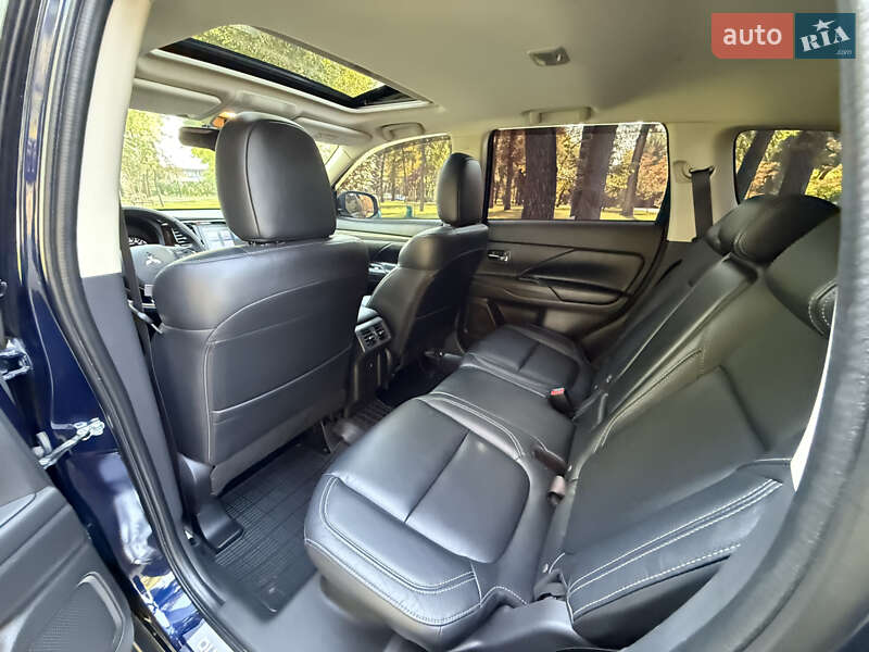 Внедорожник / Кроссовер Mitsubishi Outlander 2021 в Киеве фото 9 Внедорожник / Кроссовер Mitsubishi Outlander 2021 в Киеве