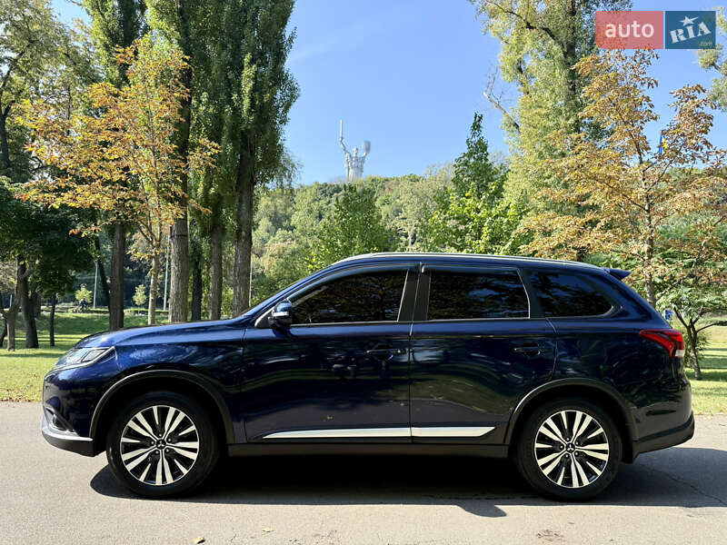 Внедорожник / Кроссовер Mitsubishi Outlander 2021 в Киеве фото 21 Внедорожник / Кроссовер Mitsubishi Outlander 2021 в Киеве