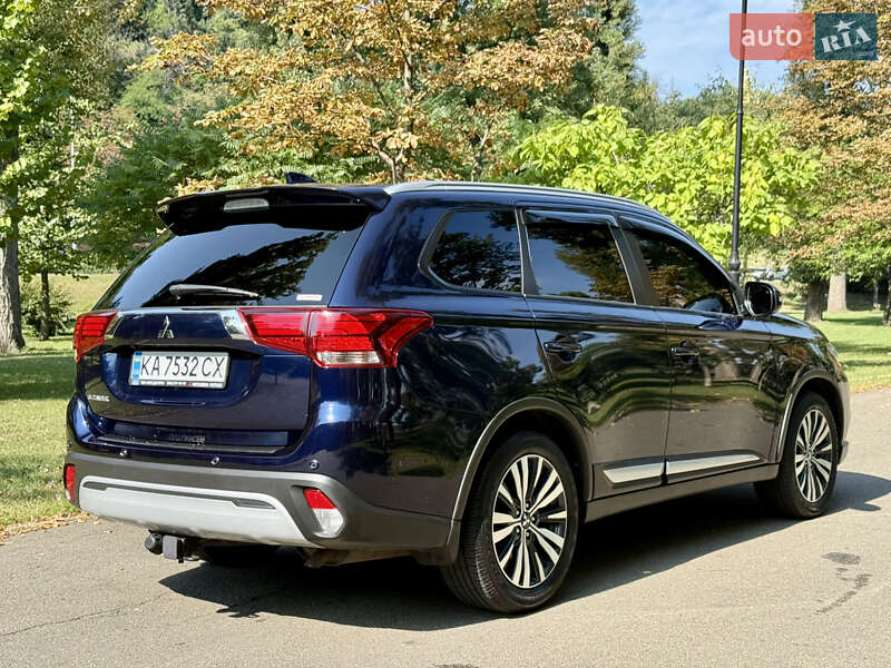 Внедорожник / Кроссовер Mitsubishi Outlander 2021 в Киеве фото 26 Внедорожник / Кроссовер Mitsubishi Outlander 2021 в Киеве