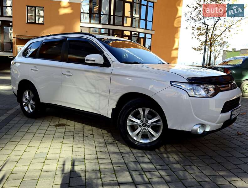 Внедорожник / Кроссовер Mitsubishi Outlander 2013 в Ивано-Франковске фото 3 Внедорожник / Кроссовер Mitsubishi Outlander 2013 в Ивано-Франковске