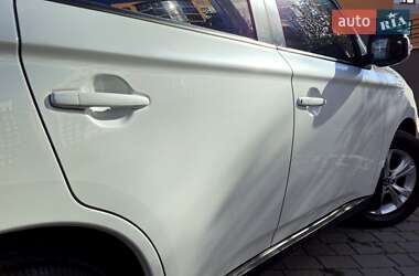 Позашляховик / Кросовер Mitsubishi Outlander 2013 в  фото 28 Позашляховик / Кросовер Mitsubishi Outlander 2013 в