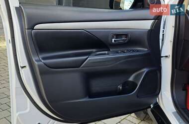 Позашляховик / Кросовер Mitsubishi Outlander 2013 в  фото 47 Позашляховик / Кросовер Mitsubishi Outlander 2013 в