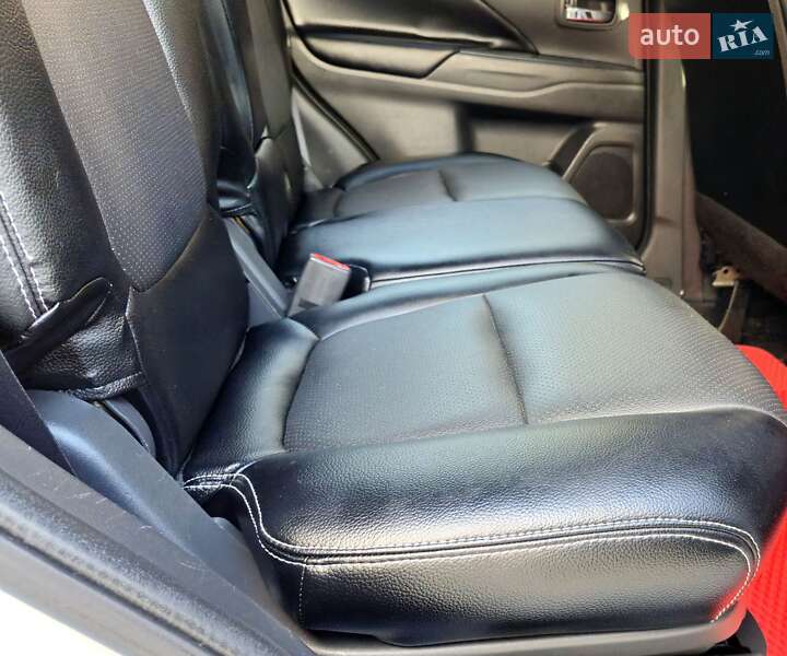 Внедорожник / Кроссовер Mitsubishi Outlander 2013 в Ивано-Франковске фото 60 Внедорожник / Кроссовер Mitsubishi Outlander 2013 в Ивано-Франковске