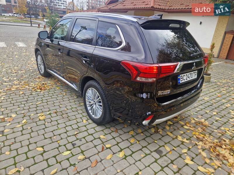 Внедорожник / Кроссовер Mitsubishi Outlander 2018 в Львове
