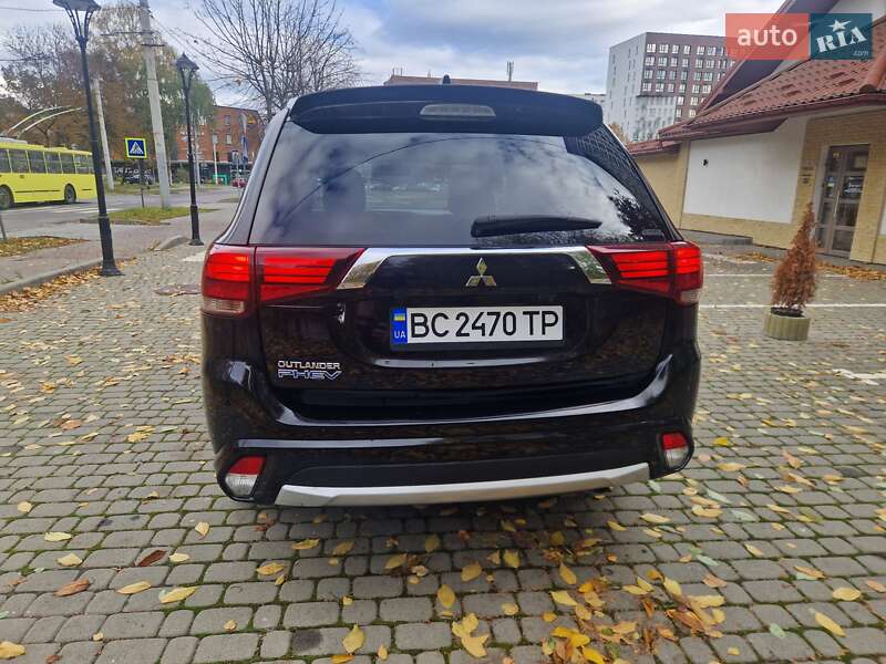 Внедорожник / Кроссовер Mitsubishi Outlander 2018 в Львове